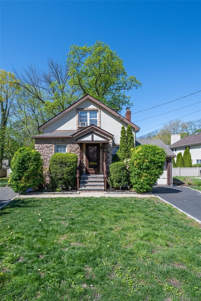 Photo - 3 Woodmere Ln