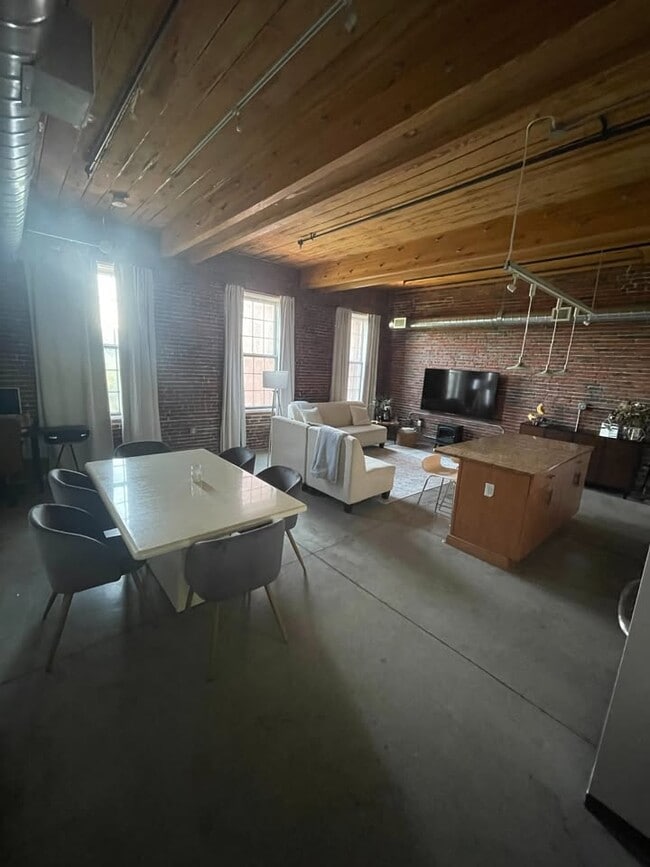 Photo - 130 John St Condo Unit 213