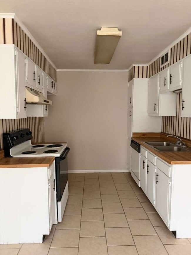 Photo - 9210 Glen Meadow Ln