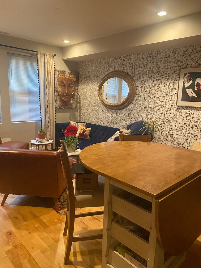 Photo - 1618 Isherwood St NE Unidad 1