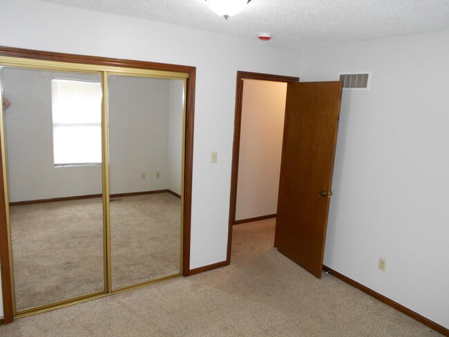 Photo - 1021 N Kiger Rd