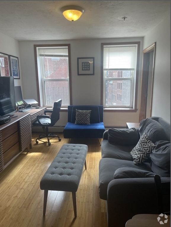 Building Photo - 14 Fleet St Unit 4F Rental