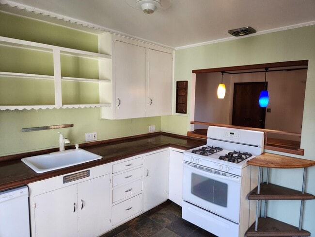 Photo - zoeb01 Unit A