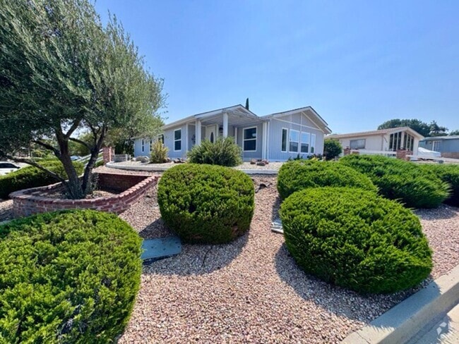 Building Photo - 3 Bedroom Home for LEASE located in The Fa...