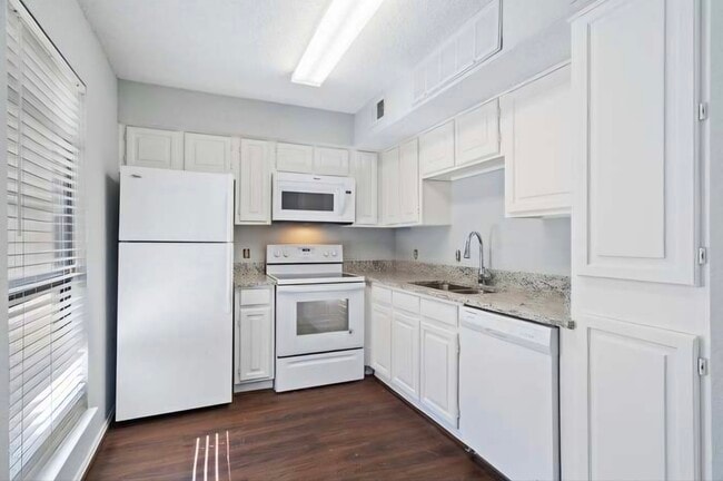 Photo - 2311 Balsam Dr Unit H103