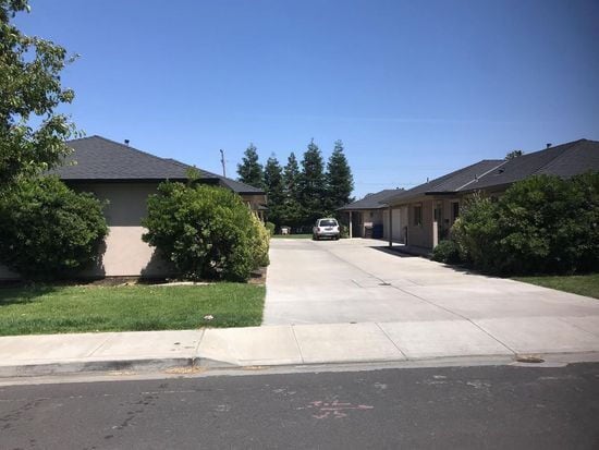 Building Photo - 2bed 2 bth located in Manteca