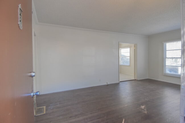 Photo - 4347 8th Ave Unidad 4347