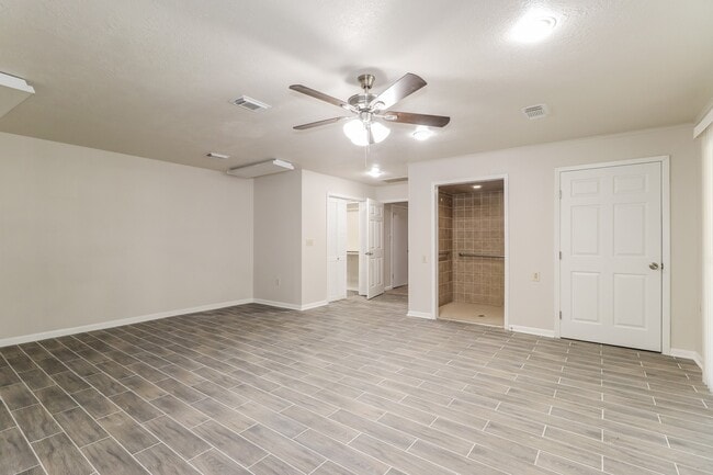 Photo - 2127 Round Wind Trail