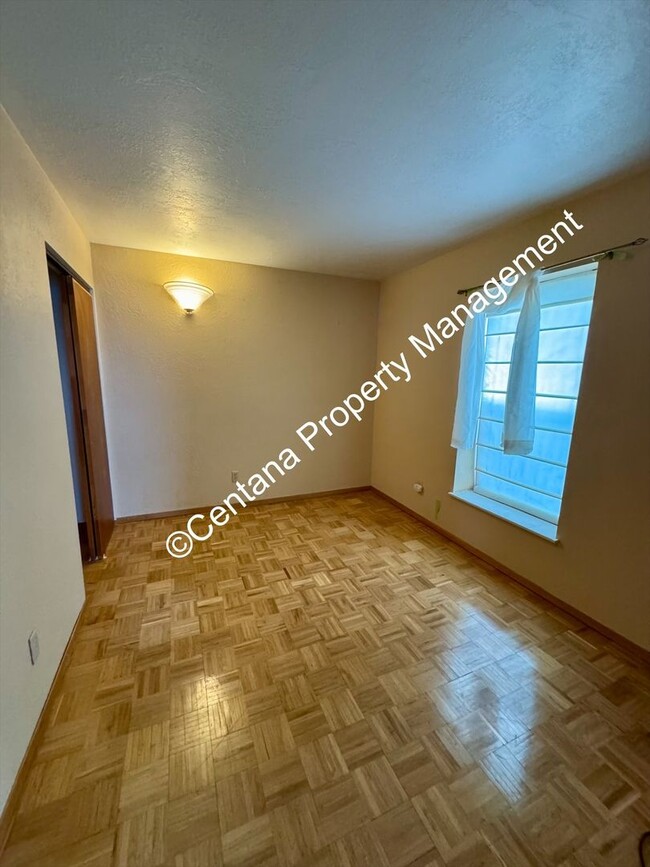 Photo - 3 Bedroom 3 Bathroom uptown with Great Views