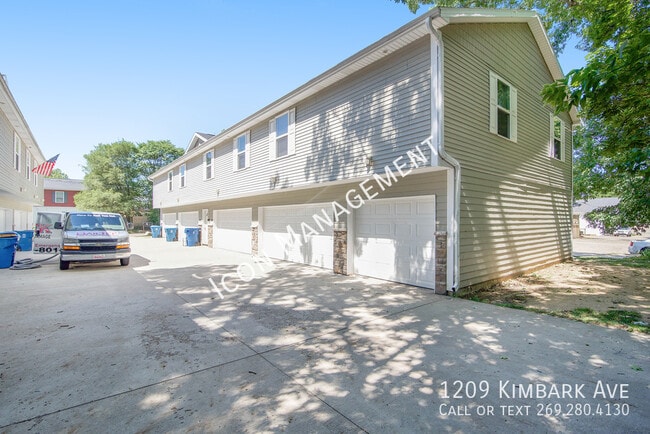 Photo - 1209 Kimbark Ave