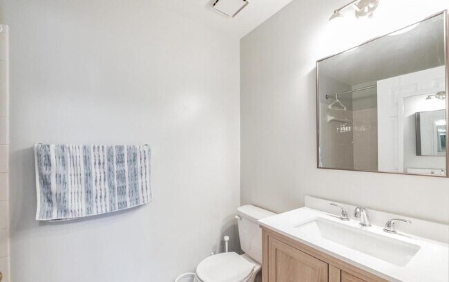 Photo - 5834 Wyndham Cir