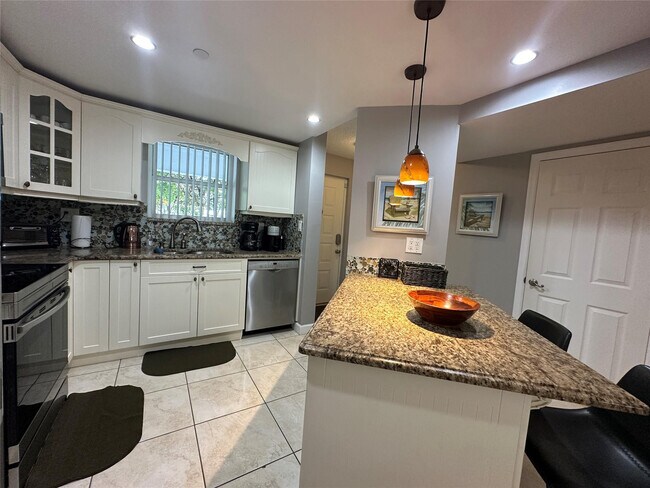 Photo - 17801 N Bay Rd Unidad 212