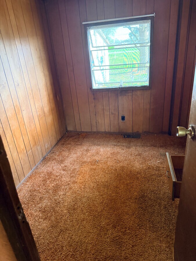 Photo - 301 Crist St