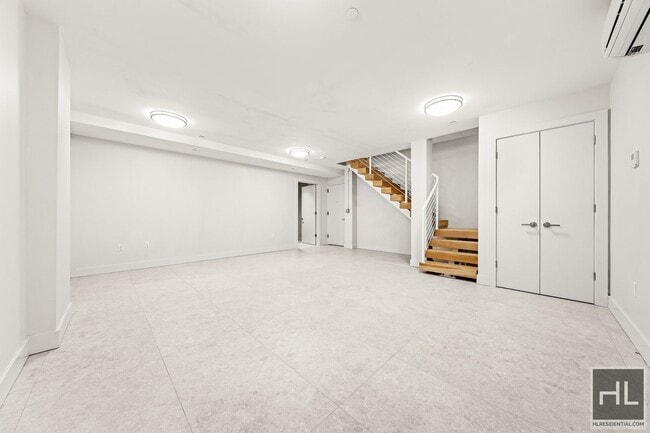 Photo - BRUCKNER BOULEVARD Unit 104