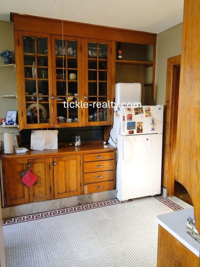 Photo - Large 2 Bedroom in Swillburg - Covered Porch Unit 3