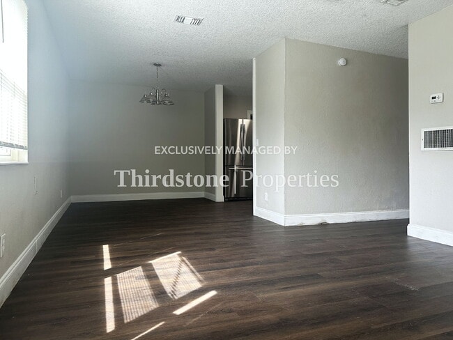 Photo - 8544 Oak Leaf Rd