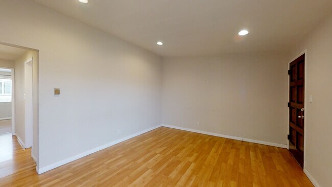 Photo - 503 Avenue G