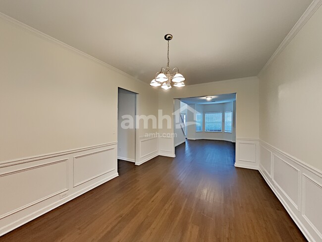 Photo - 412 Farmwood Way