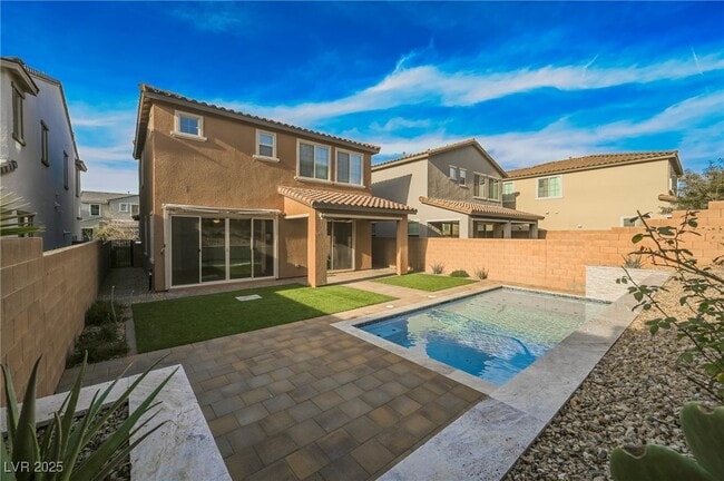 Photo - 27 Santo Mio Ct