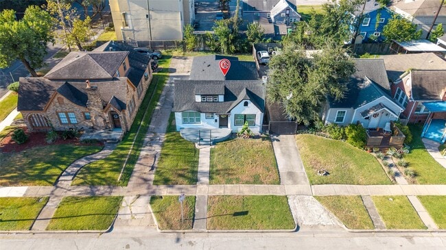 Building Photo - 2914 Wheeler Ave