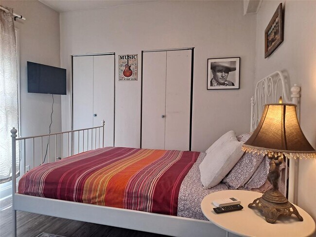 Photo - 1906 San Gabriel St Unidad 9