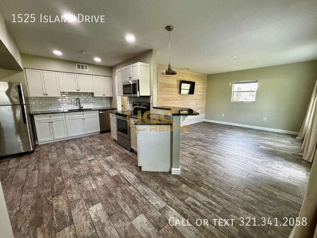 Photo - 1525 Island Dr
