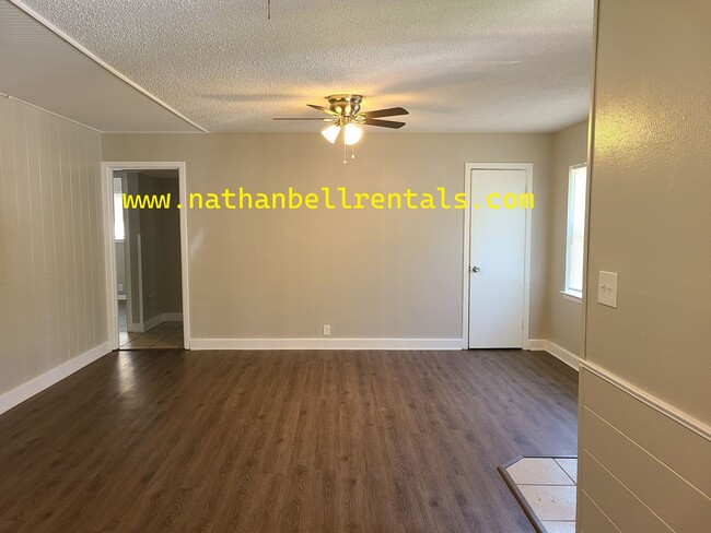 Photo - 2320 W Austin St