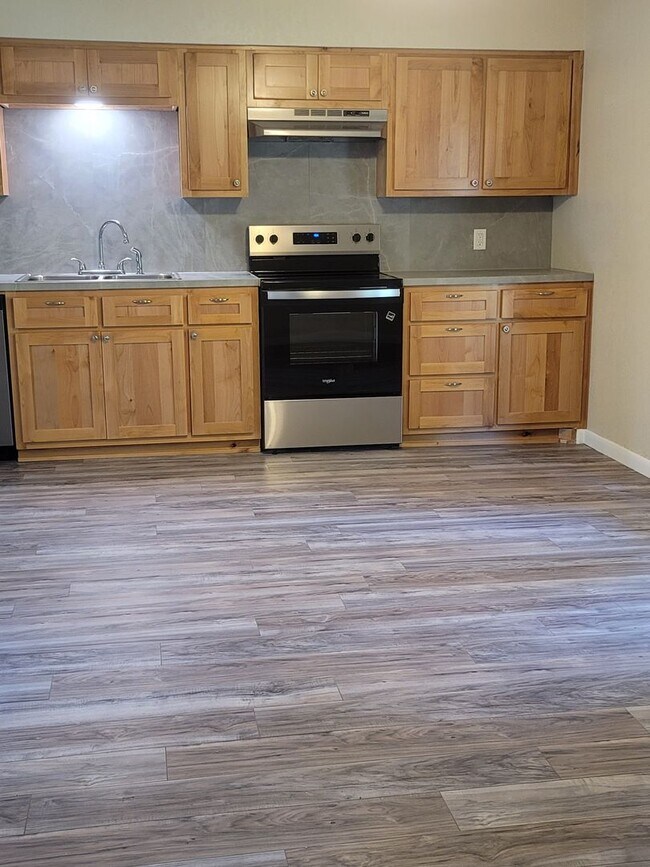 Photo - 638 Loomis St