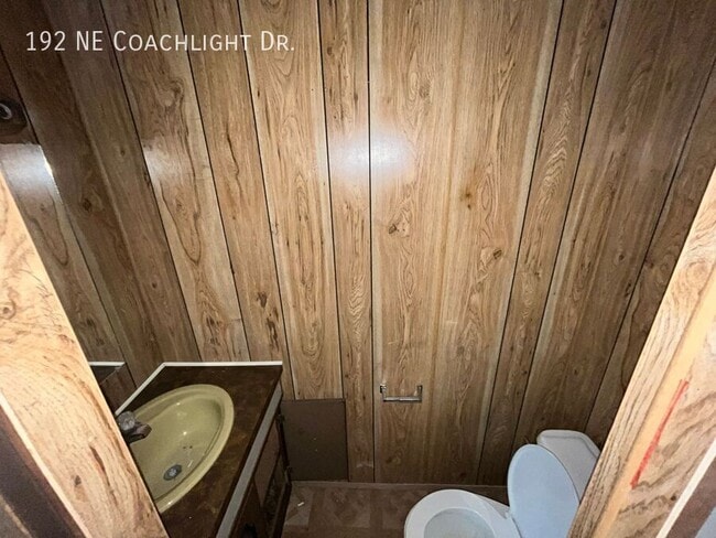 Photo - 192 Coachlight Dr