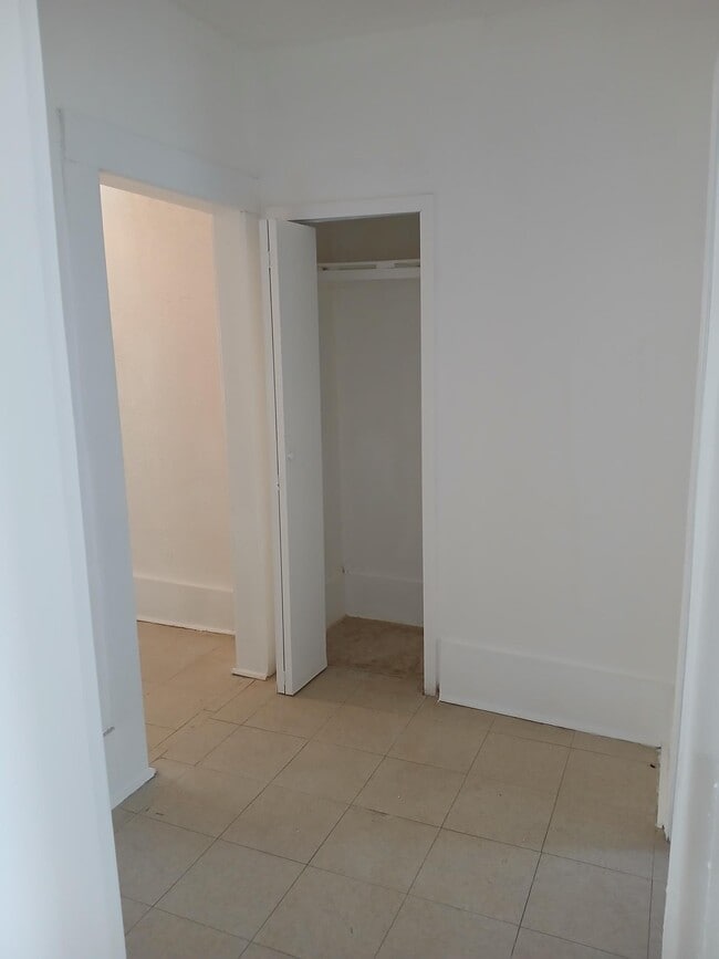 Photo - 1720 McCulloh St Unidad 4