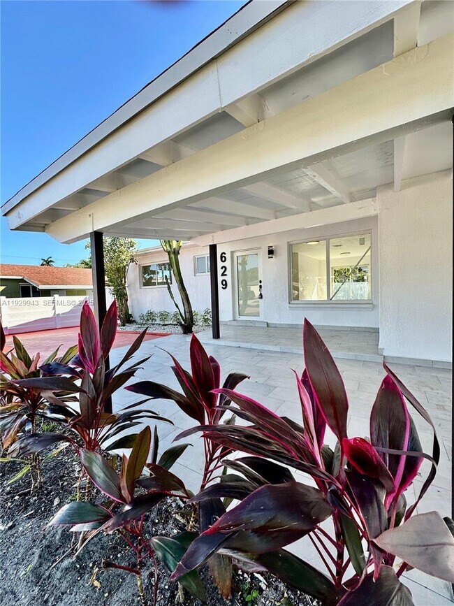 Photo - 629 SW 4th St