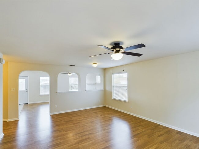 Photo - 15123 Meredith Ln