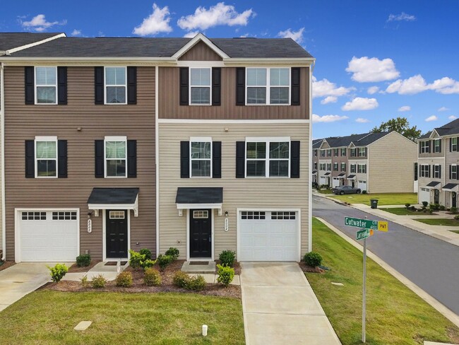 A Lovely 3BR/2.5BTH Transitional Townhome ... - A Lovely 3BR/2.5BTH Transitional Townhome ...