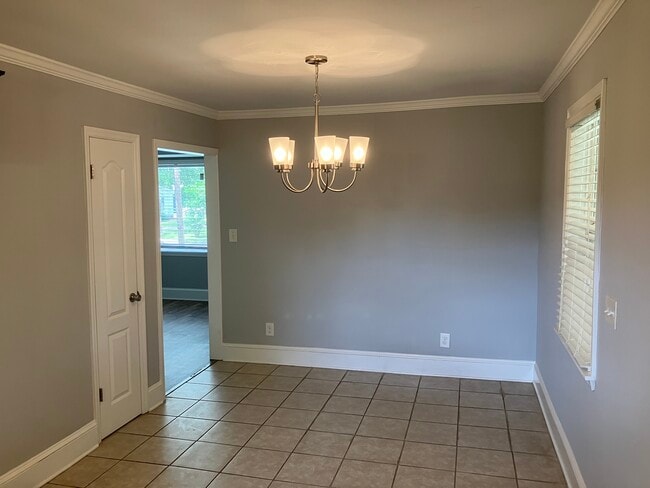 213 Dripping Springs Rd NW