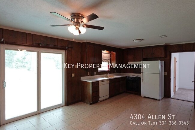 Photo - 4304 Allen St