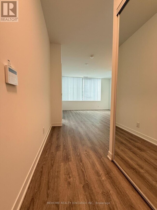 Photo - 180 Front St E Unité 1016