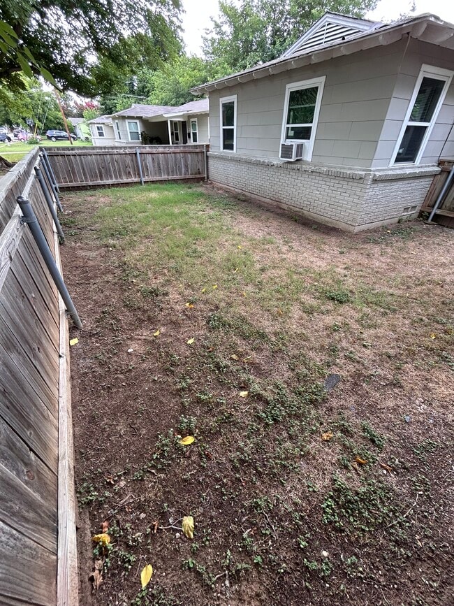 Photo - 712 Sunny Ln
