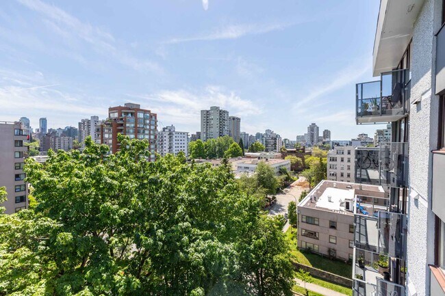 Photo - Ilikai Unit 01108