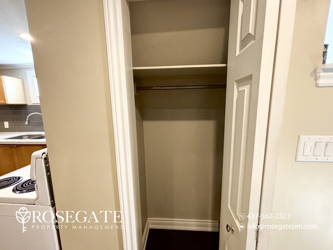 Photo - All-Inclusive Pet-Friendly 1-Bedroom Basement Apartment with 2 Parking Spaces – Hamilton Unit 2