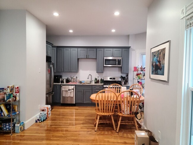 Building Photo - Central Square - Central AC - Updated - On site Laundry - Bike Storage Unit #2