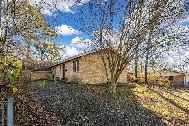 Photo - 6104 Meadowbrook Ln