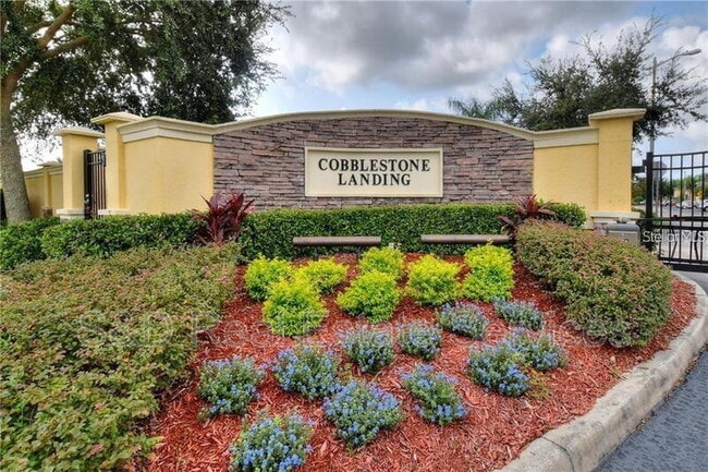 Photo - 515 Sandstone St