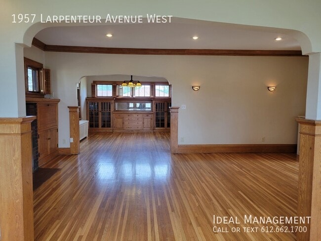 Photo - 1957 Larpenteur Ave W
