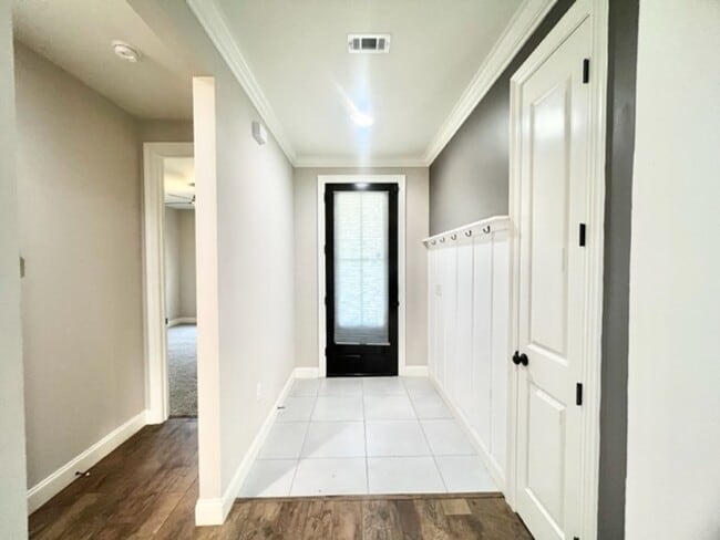 Photo - 113 Kailyn Ct