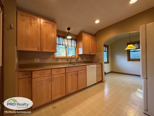 Photo - 3 Bedroom House **$1,000.00 off December's Rent with a December 2025 Move In**