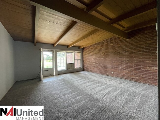 Photo - 3 bedroom, 1 bath duplex for rent!