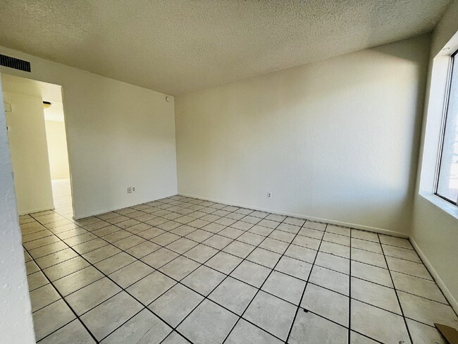 Photo - 3807 N 23rd Dr Unidad 2
