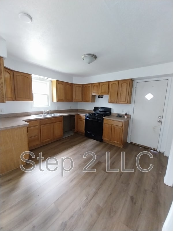 Photo - 25670 Briardale Ave