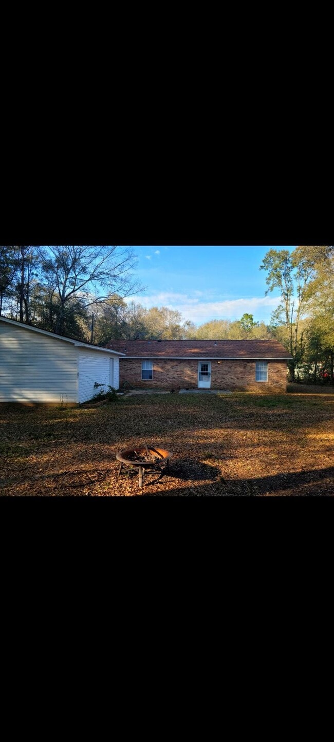 Photo - 6519 Robie Rd