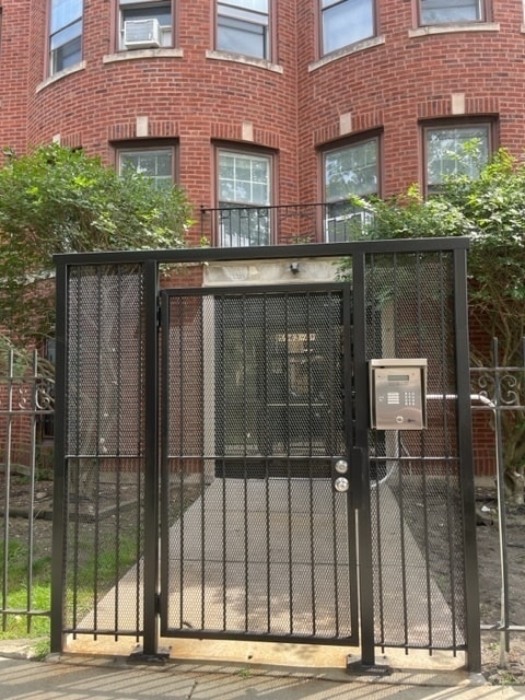 Building Photo - 5941 N Winthrop Ave Unit 2E